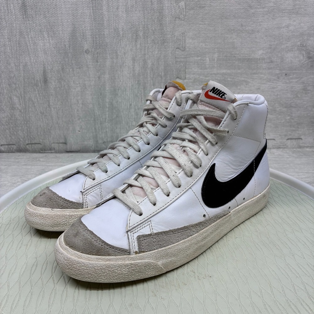 Nike Blazer Mid 77‎ Mens 10 White Leather Black Swoosh High Top BQ6806-100